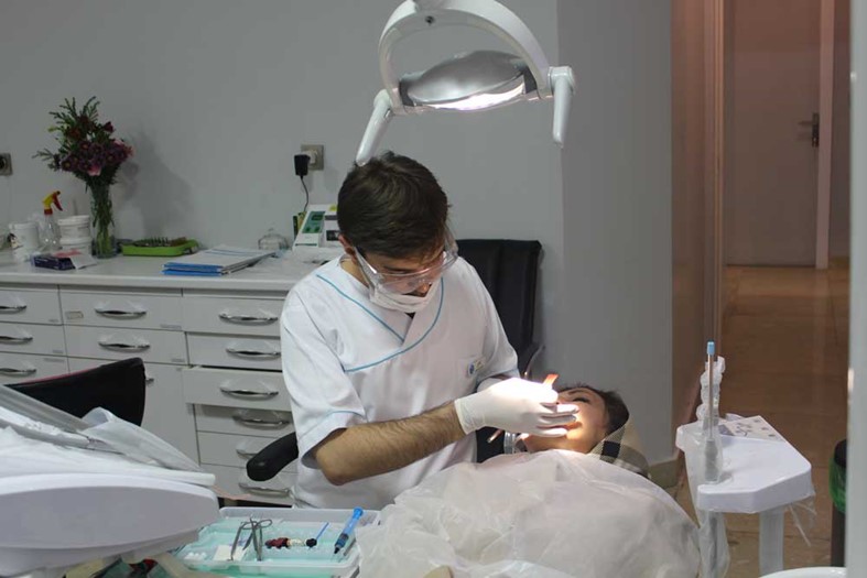 کلینیک دندانپزشکی قلهک
